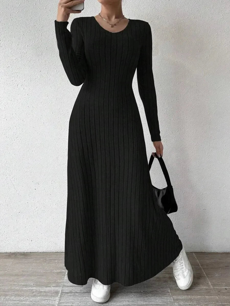 Isla | Stilvolles Strickkleid mit langen Ärmeln