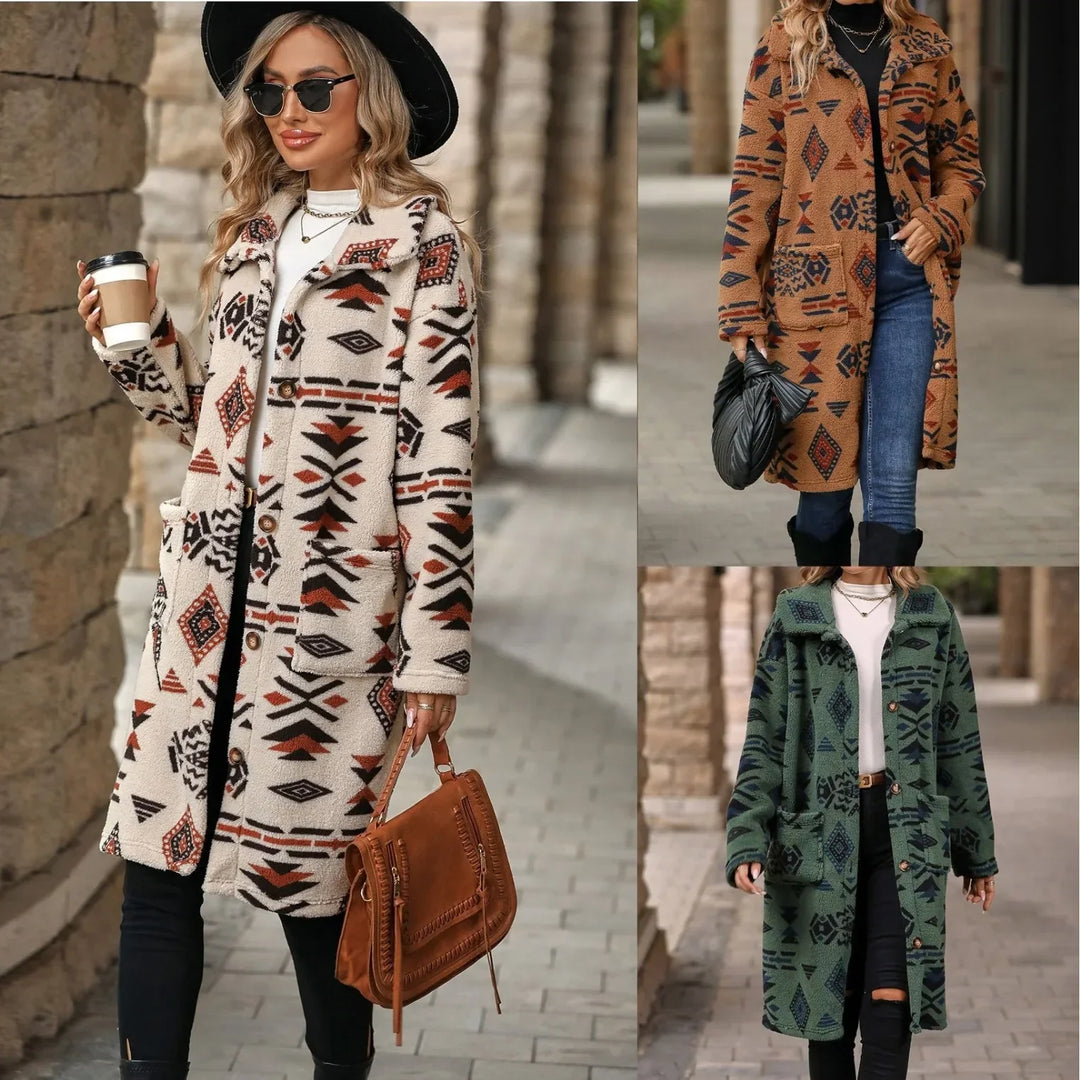 Juliette | Lange Plüschjacke mit einfacher Knopfleiste und Print