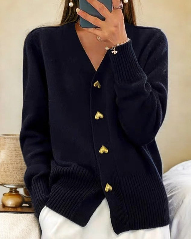 Diede | Strickjacke mit herzförmigen Knöpfen